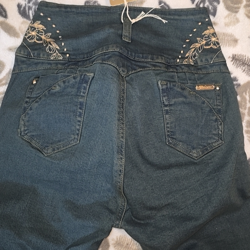 Stylish High Rise Embroidered Jeans - Picture 3 of 5